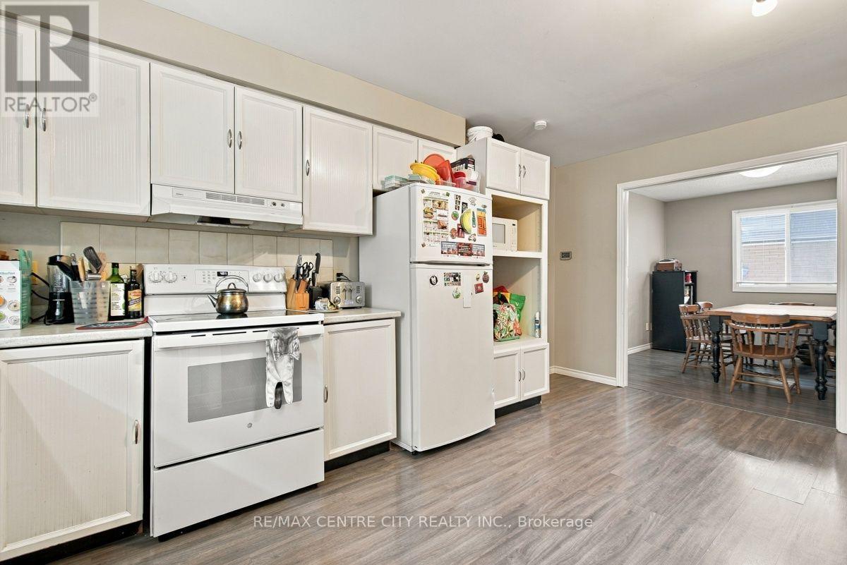 215 Walmer Grove, London North, Ontario  N6G 4G8 - Photo 13 - X13827330
