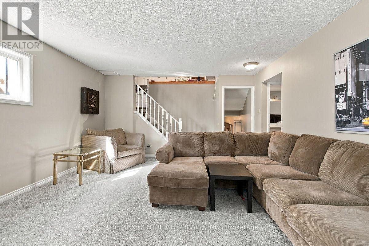 215 Walmer Grove, London North, Ontario  N6G 4G8 - Photo 20 - X13827330