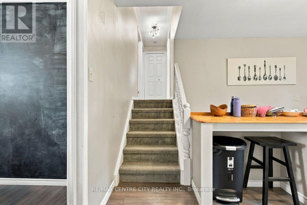 215 Walmer Grove, London North, Ontario  N6G 4G8 - Photo 21 - X13827330