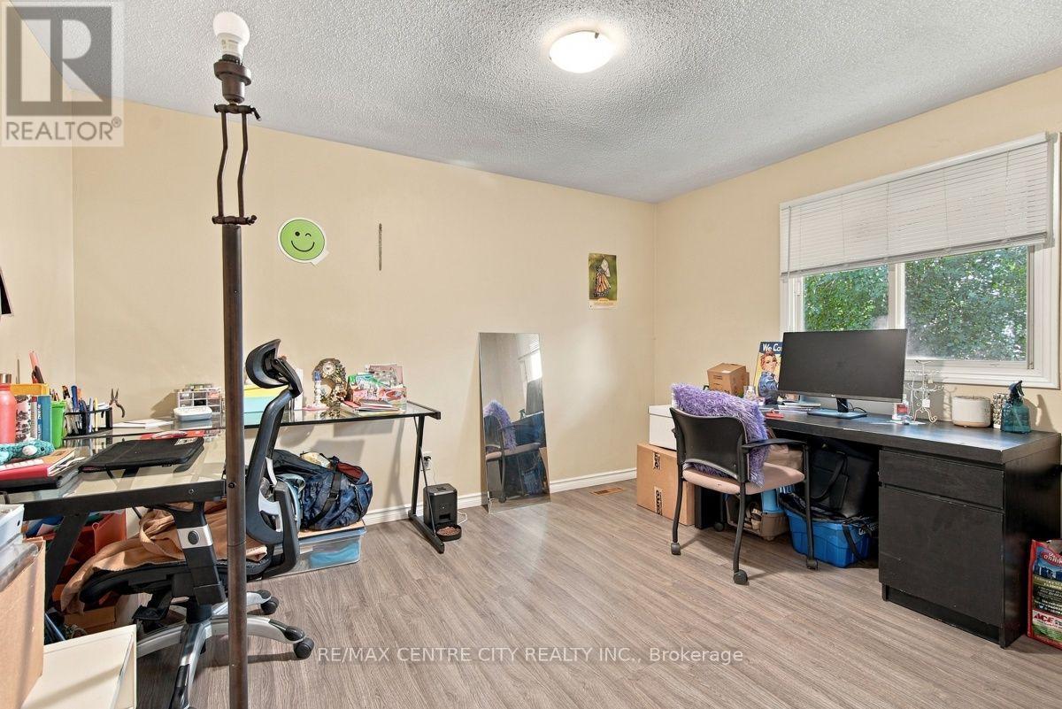 215 Walmer Grove, London North, Ontario  N6G 4G8 - Photo 26 - X13827330