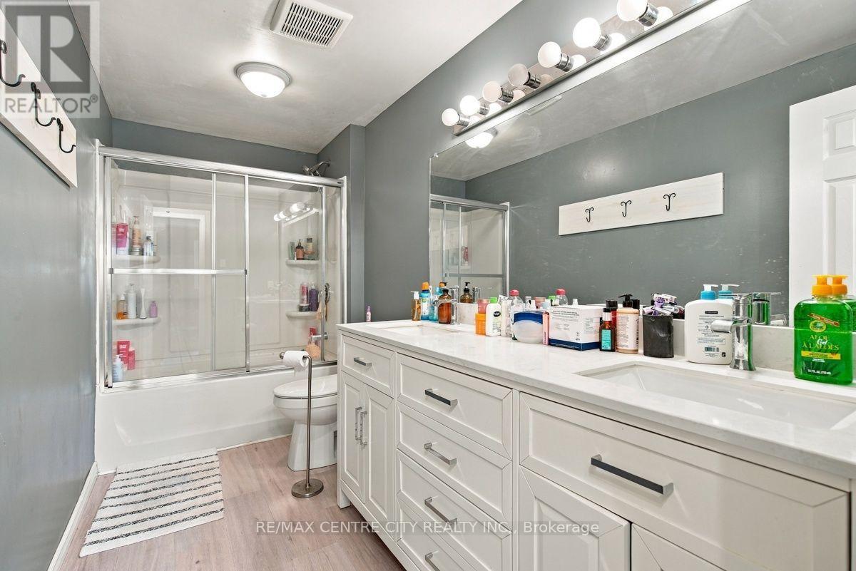 215 Walmer Grove, London North, Ontario  N6G 4G8 - Photo 30 - X13827330