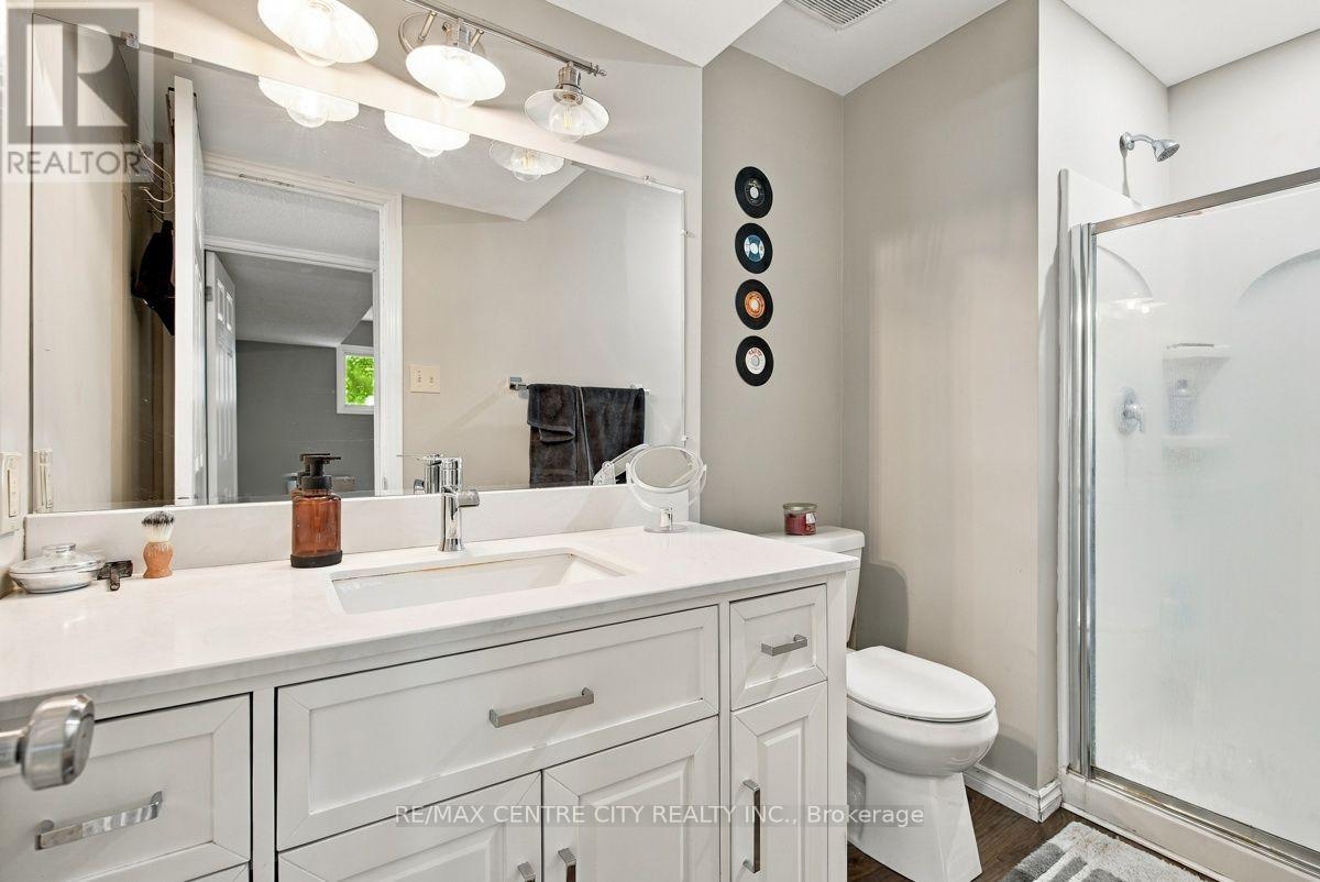 215 Walmer Grove, London North, Ontario  N6G 4G8 - Photo 33 - X13827330
