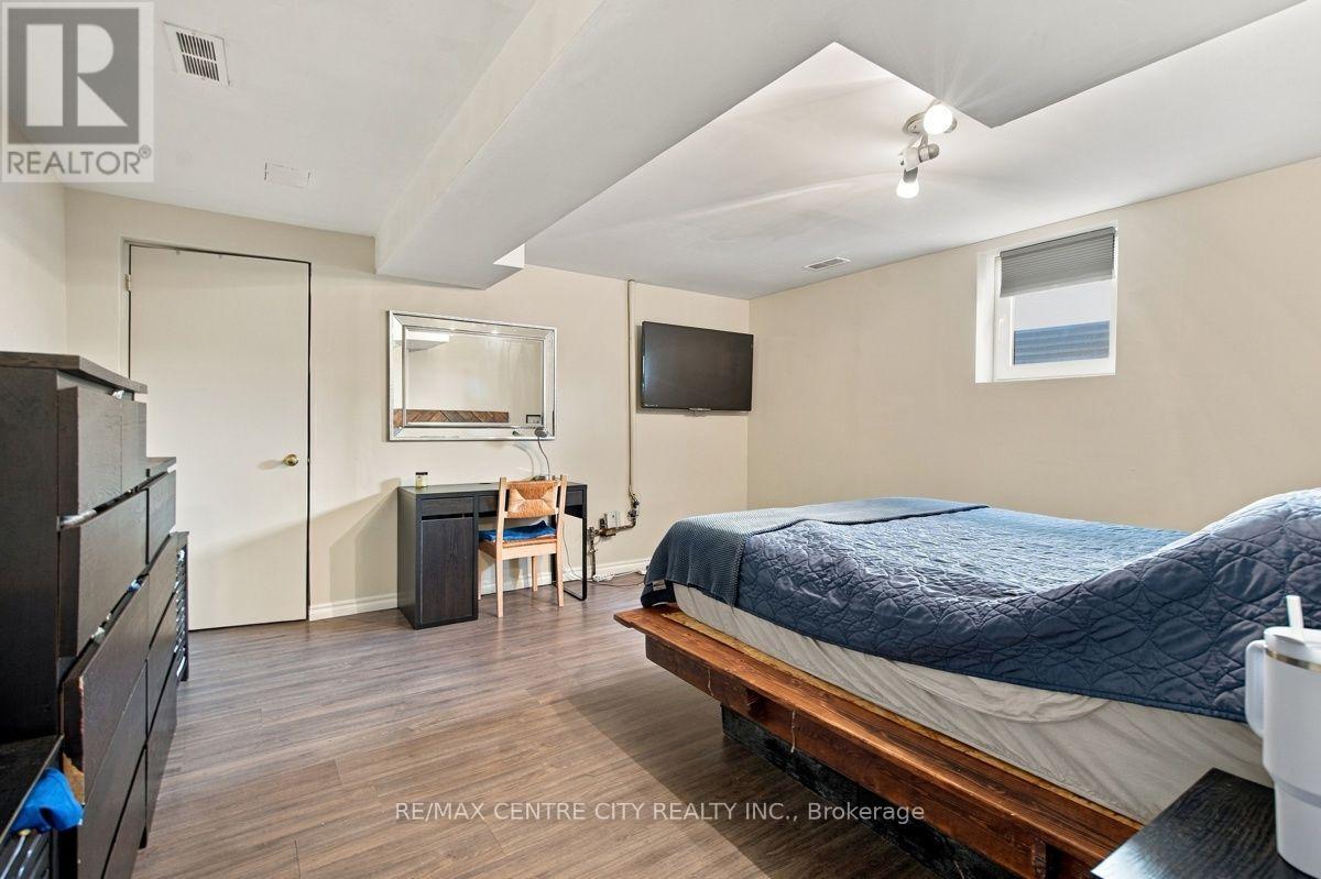 215 Walmer Grove, London North, Ontario  N6G 4G8 - Photo 34 - X13827330