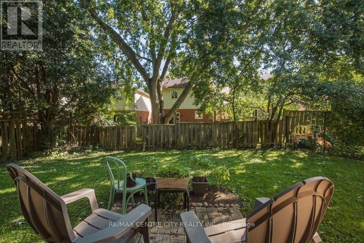 215 Walmer Grove, London North, Ontario  N6G 4G8 - Photo 42 - X13827330