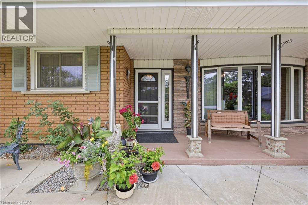4 Kew Court, Dundas, Ontario  L9H 5E1 - Photo 7 - 40863962