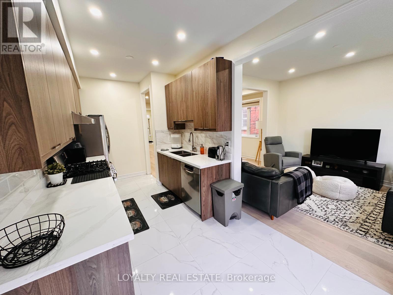 28 Thorp Crescent, Ajax, Ontario  L1T 0G9 - Photo 20 - E13827222