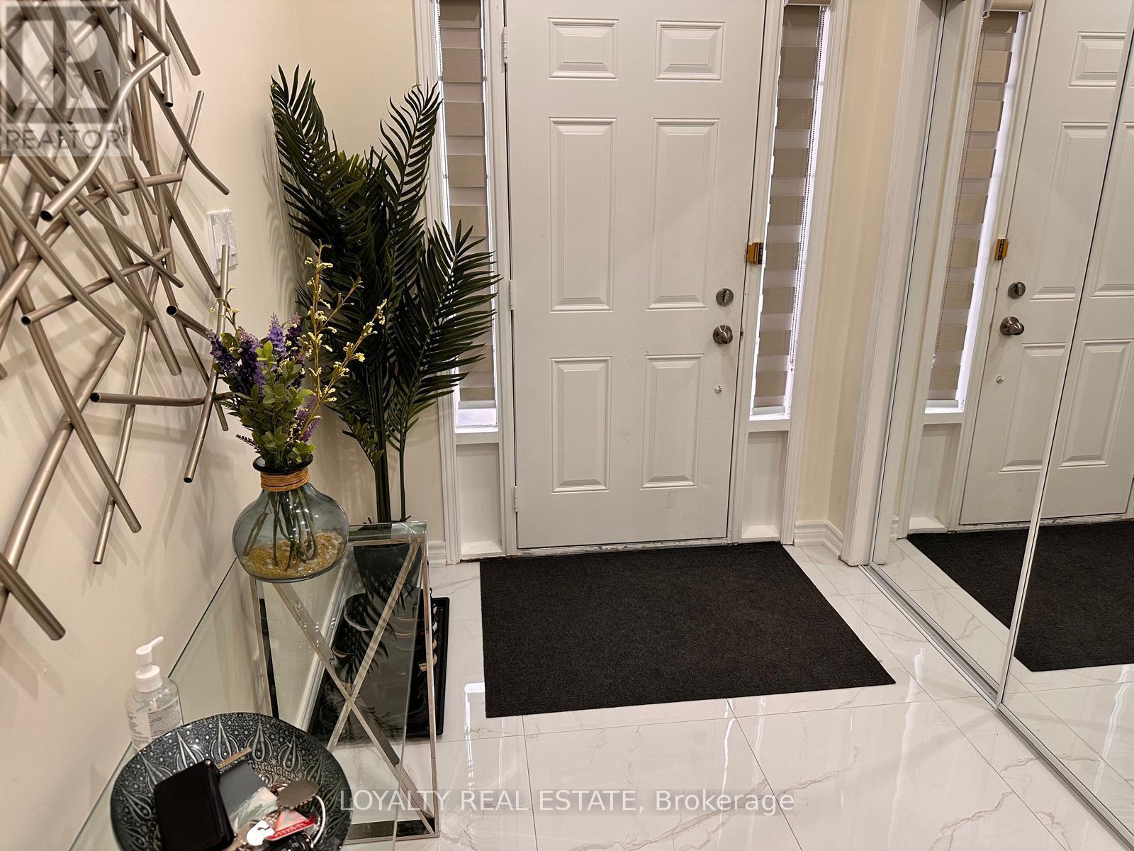 28 Thorp Crescent, Ajax, Ontario  L1T 0G9 - Photo 4 - E13827222