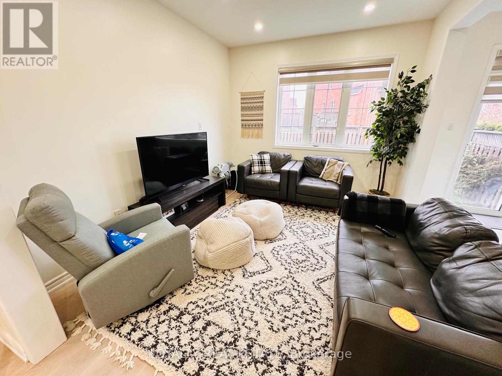 28 Thorp Crescent, Ajax, Ontario  L1T 0G9 - Photo 9 - E13827222