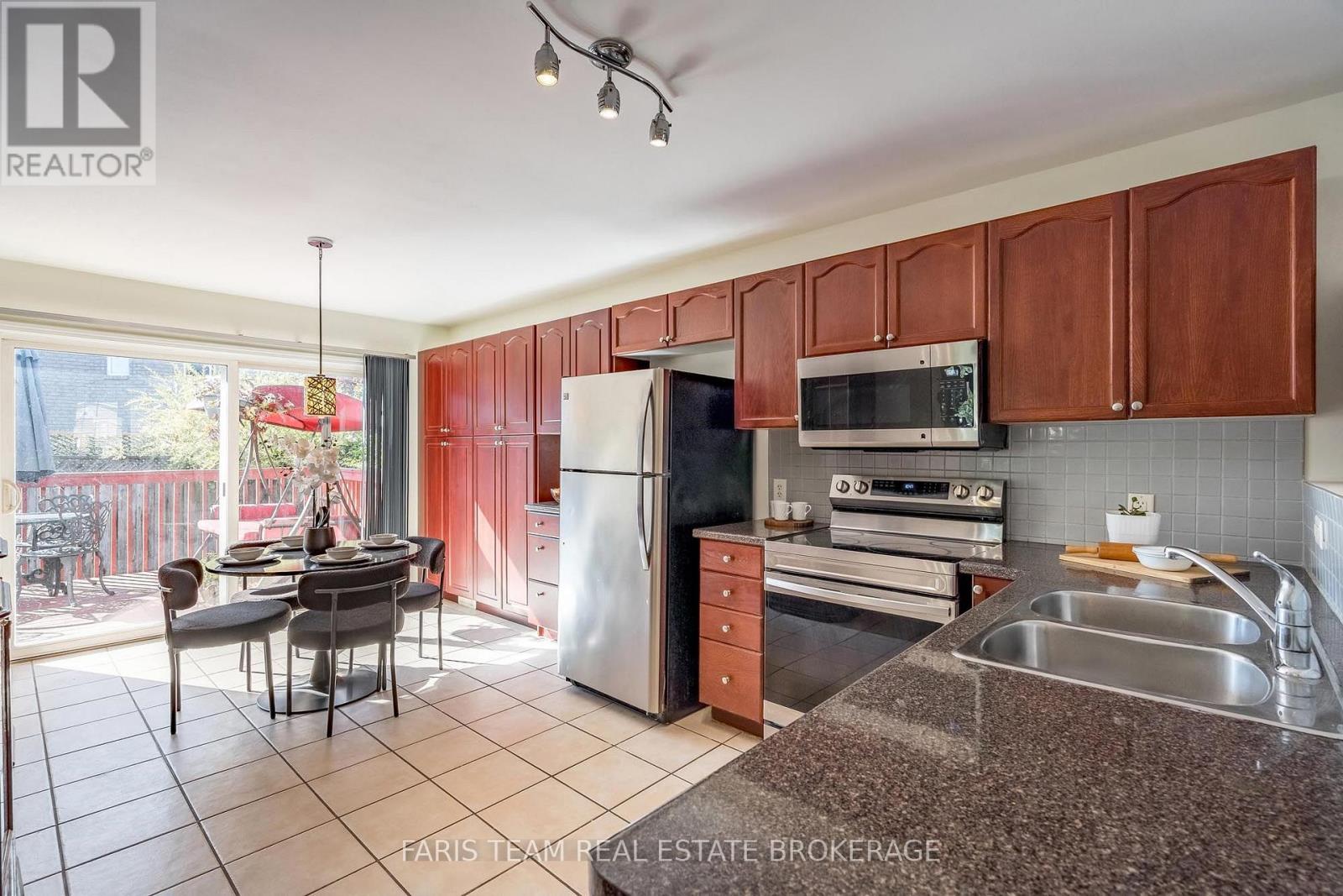 41 Irene Drive, Barrie (Painswick South), Ontario L4N 5Z1 - Photo 4 - S13827256