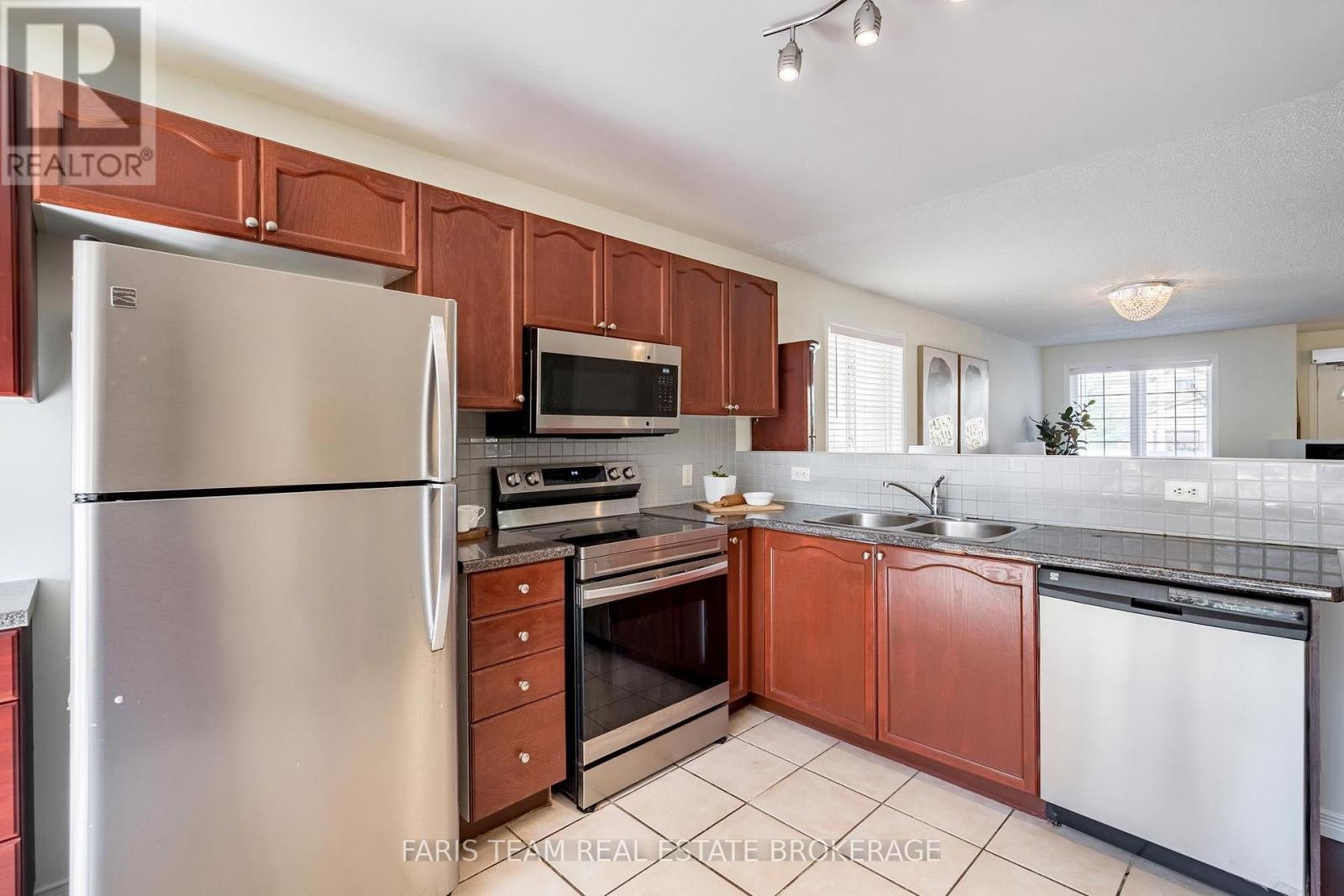 41 Irene Drive, Barrie (Painswick South), Ontario L4N 5Z1 - Photo 6 - S13827256