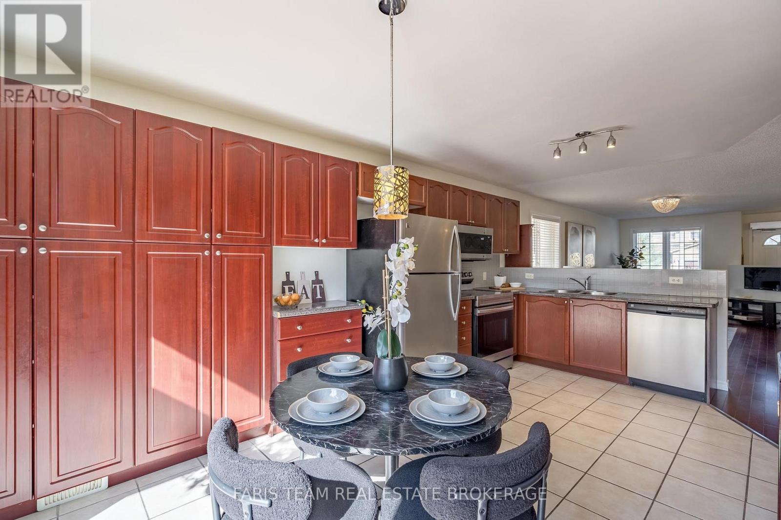 41 Irene Drive, Barrie (Painswick South), Ontario L4N 5Z1 - Photo 9 - S13827256