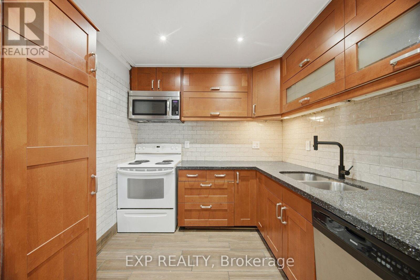30 Herkley Drive, Brampton, Ontario  L6V 2E8 - Photo 11 - W13822448