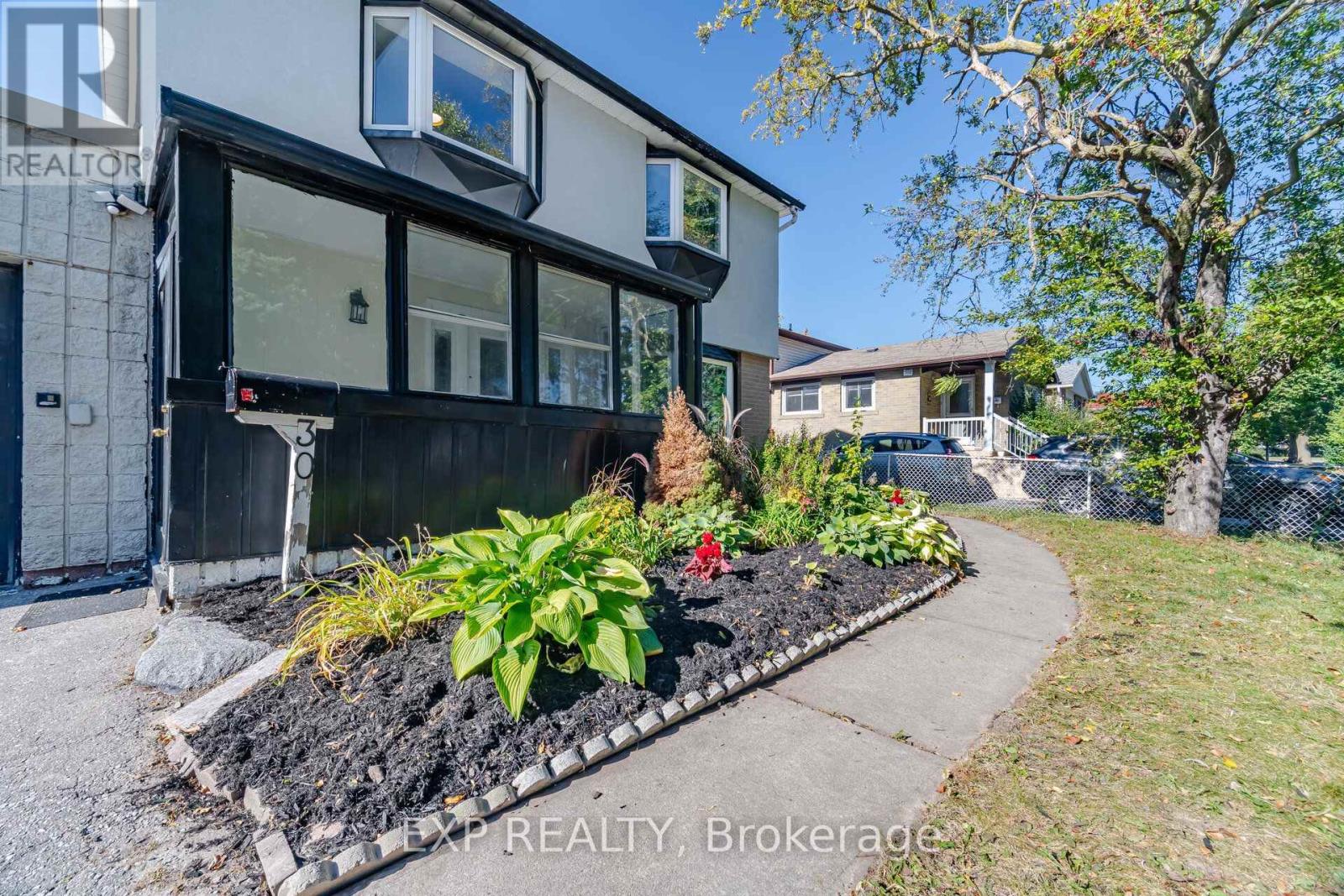 30 Herkley Drive, Brampton, Ontario  L6V 2E8 - Photo 3 - W13822448