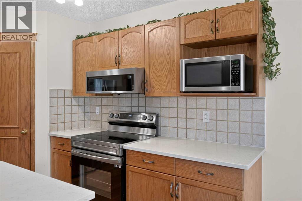 373 Bridlewood Avenue Sw, Calgary, Alberta  T2Y 4H5 - Photo 16 - A2344744
