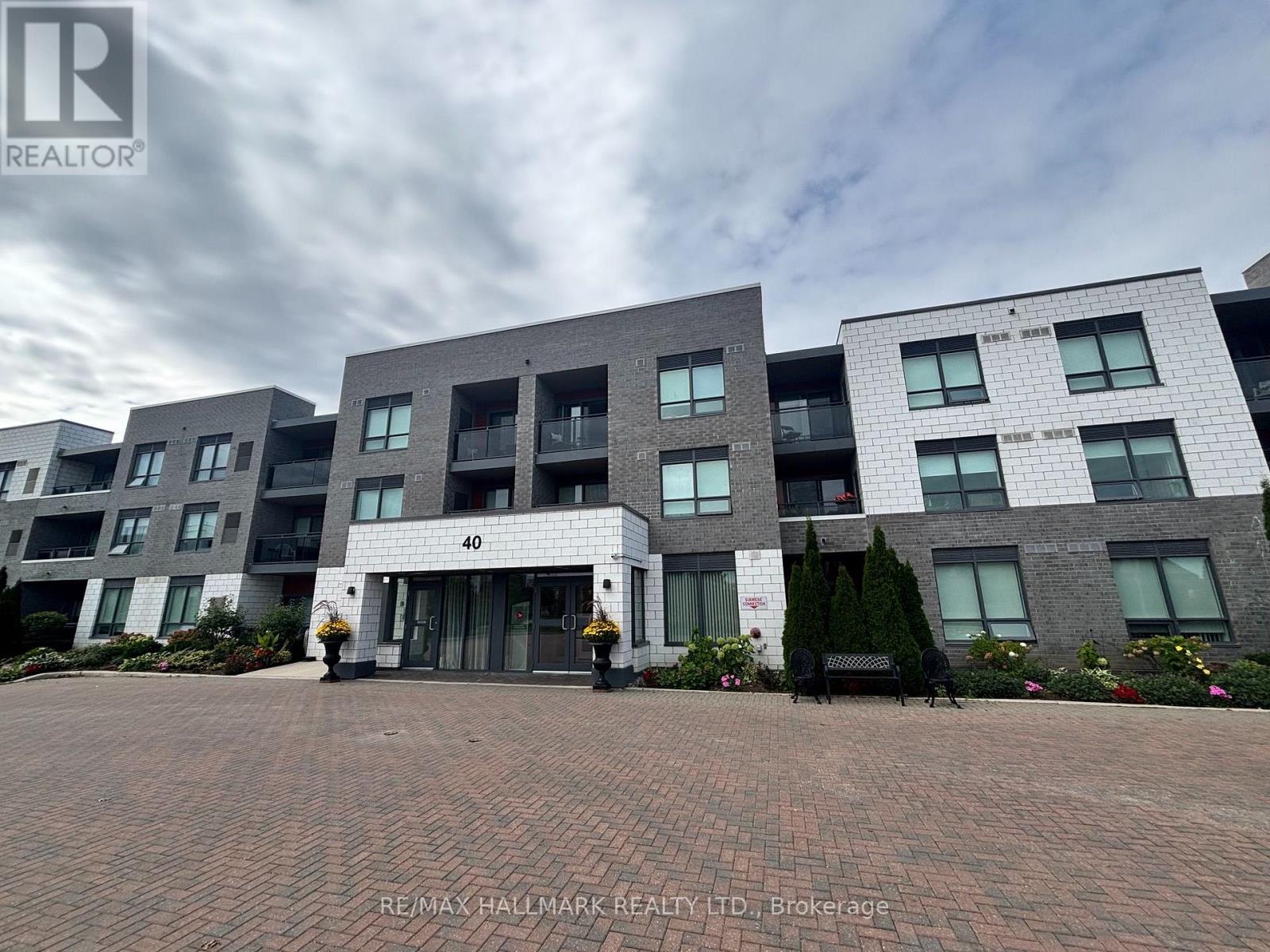216 - 40 VIA ROSEDALE AVENUE, Brampton, Ontario