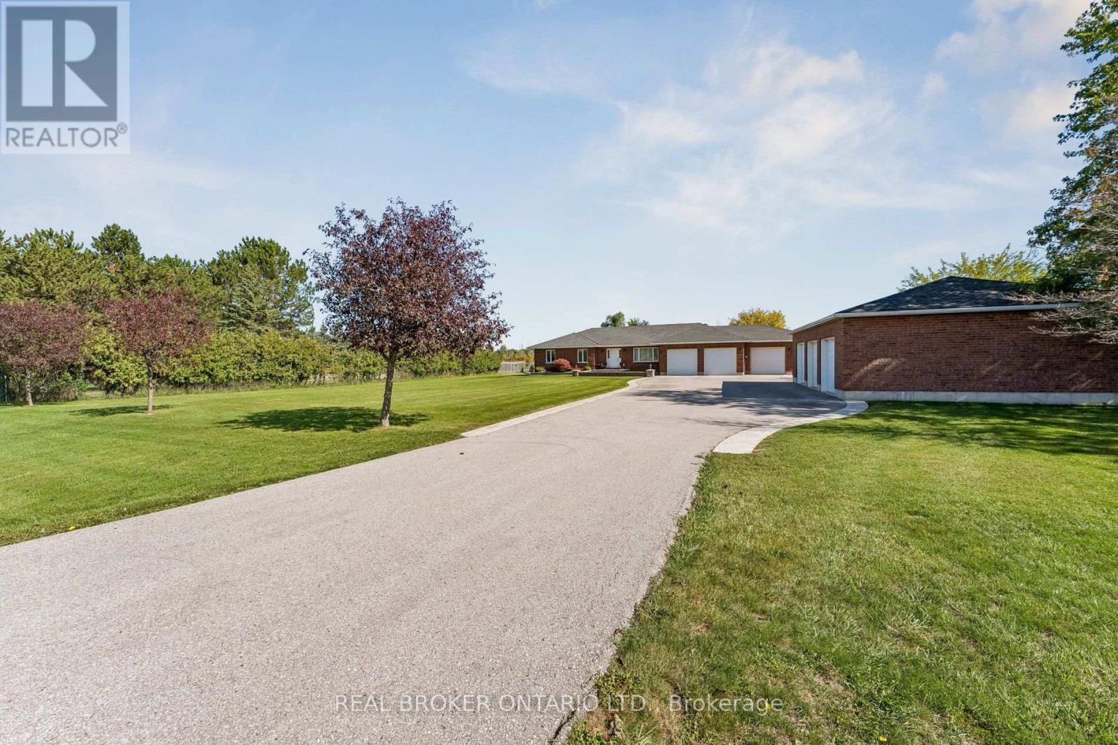 15191 Airport Road, Caledon, Ontario  L7C 2X9 - Photo 2 - W13827252