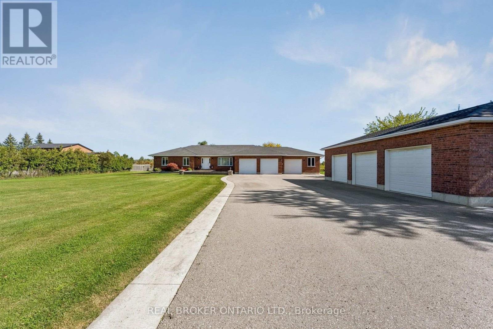 15191 Airport Road, Caledon, Ontario  L7C 2X9 - Photo 3 - W13827252