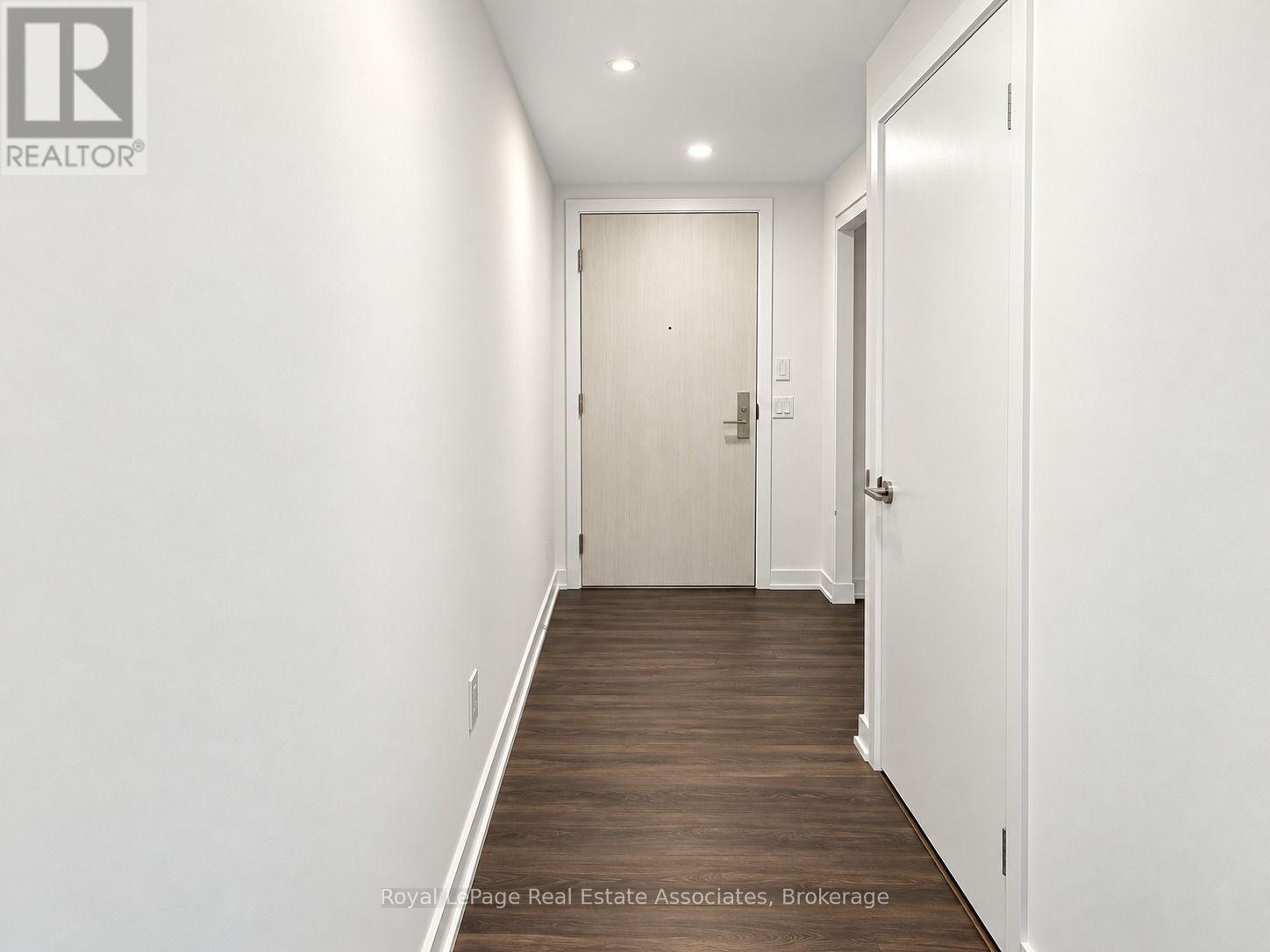 Ph2408 - 30 Samuel Wood Way, Toronto, Ontario  M9B 0C9 - Photo 2 - W13827292