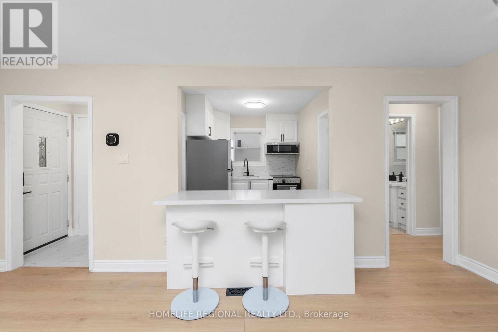 Main Level - 21 Acorn Avenue, Toronto, Ontario  M9B 3P7 - Photo 14 - W13827344