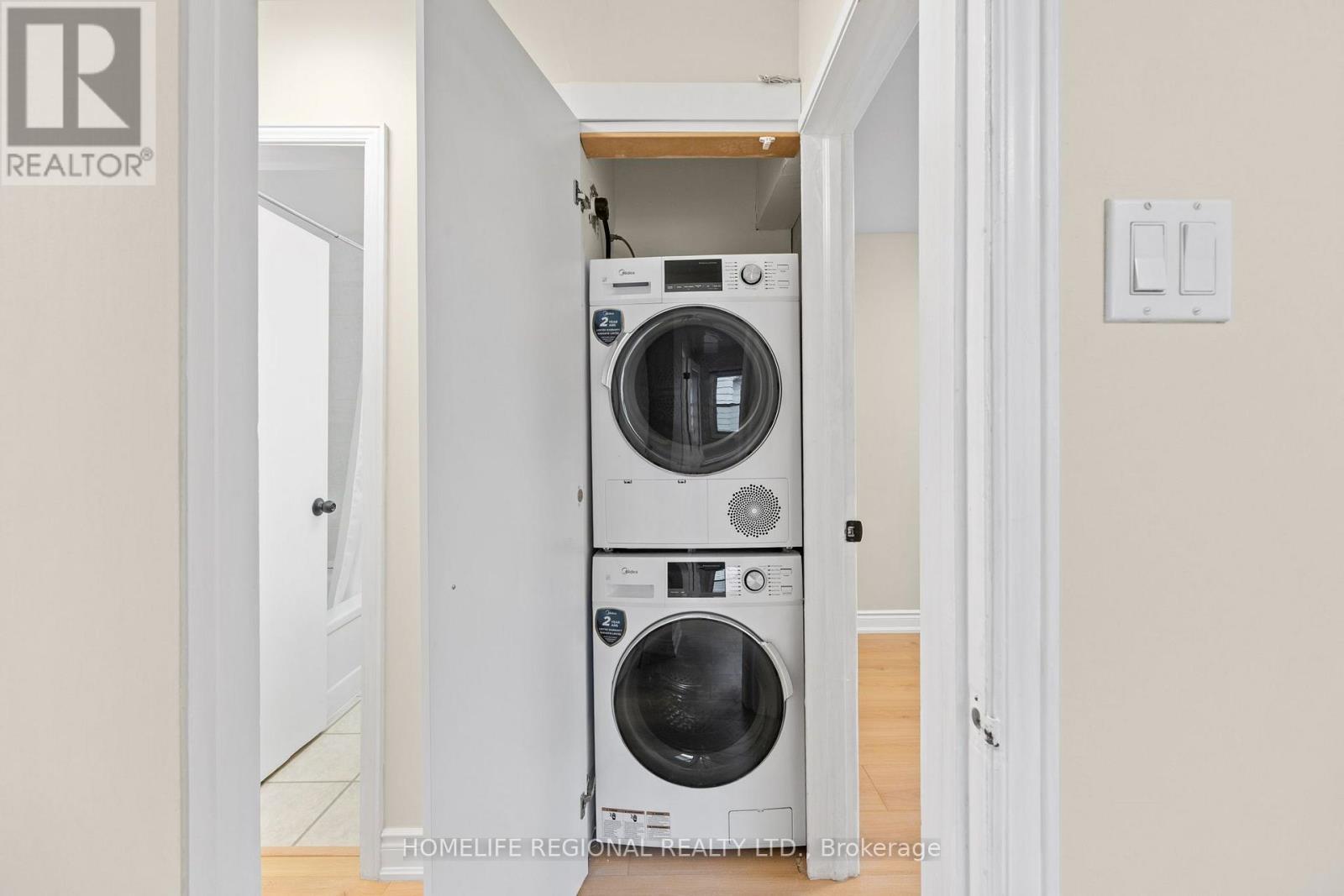Main Level - 21 Acorn Avenue, Toronto, Ontario  M9B 3P7 - Photo 25 - W13827344