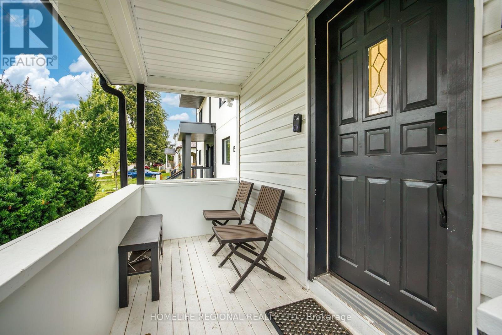 Main Level - 21 Acorn Avenue, Toronto, Ontario  M9B 3P7 - Photo 4 - W13827344