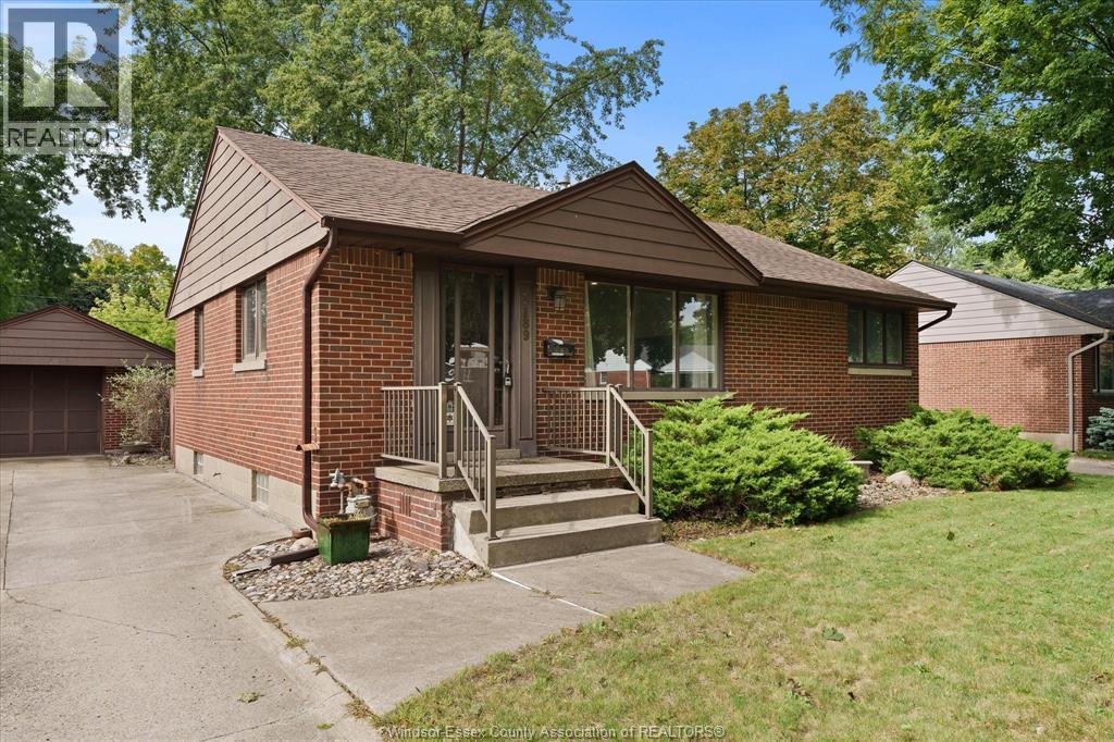 3189 Mckay, Windsor, Ontario  N9E 2R4 - Photo 1 - 26023482