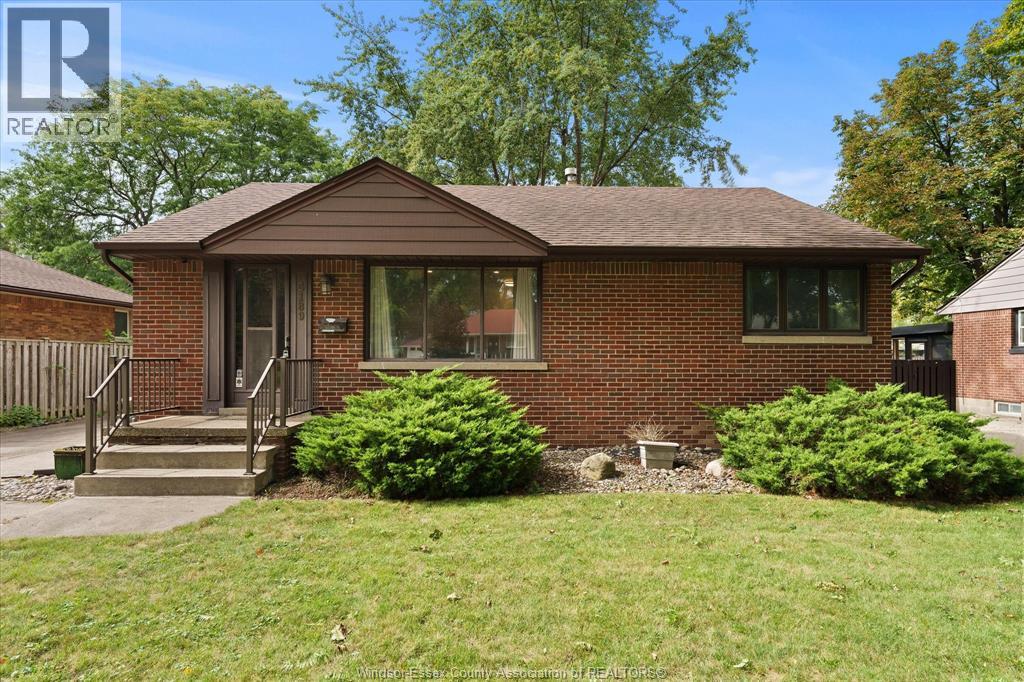 3189 Mckay, Windsor, Ontario  N9E 2R4 - Photo 2 - 26023482