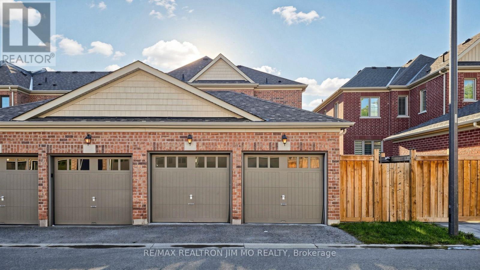 11 Carratuck Street, East Gwillimbury, Ontario  L9N 0S5 - Photo 2 - N13826936