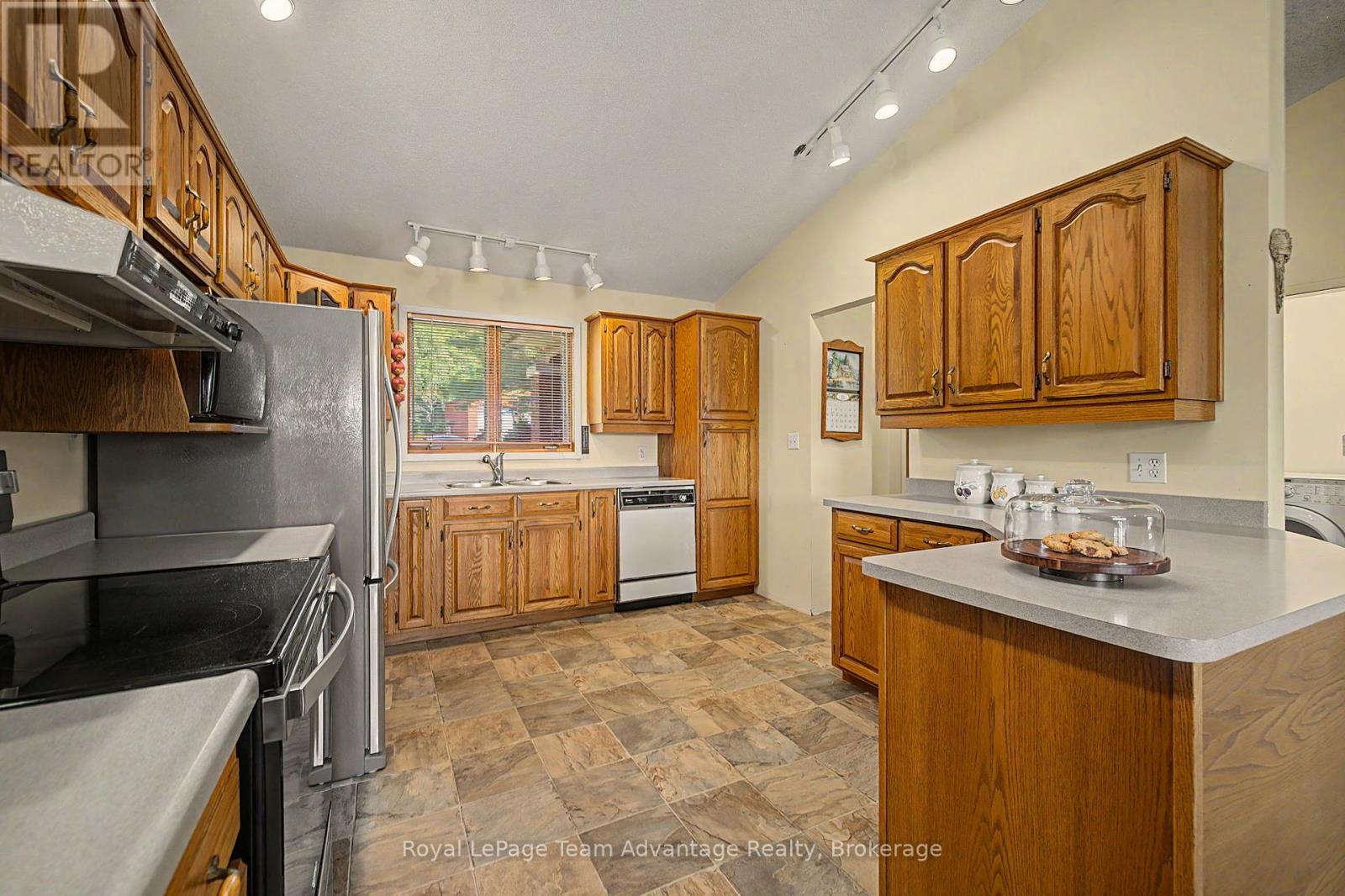 4 & 6 Sharon Park Drive, Mckellar, Ontario  P0G 1C0 - Photo 10 - X13515942