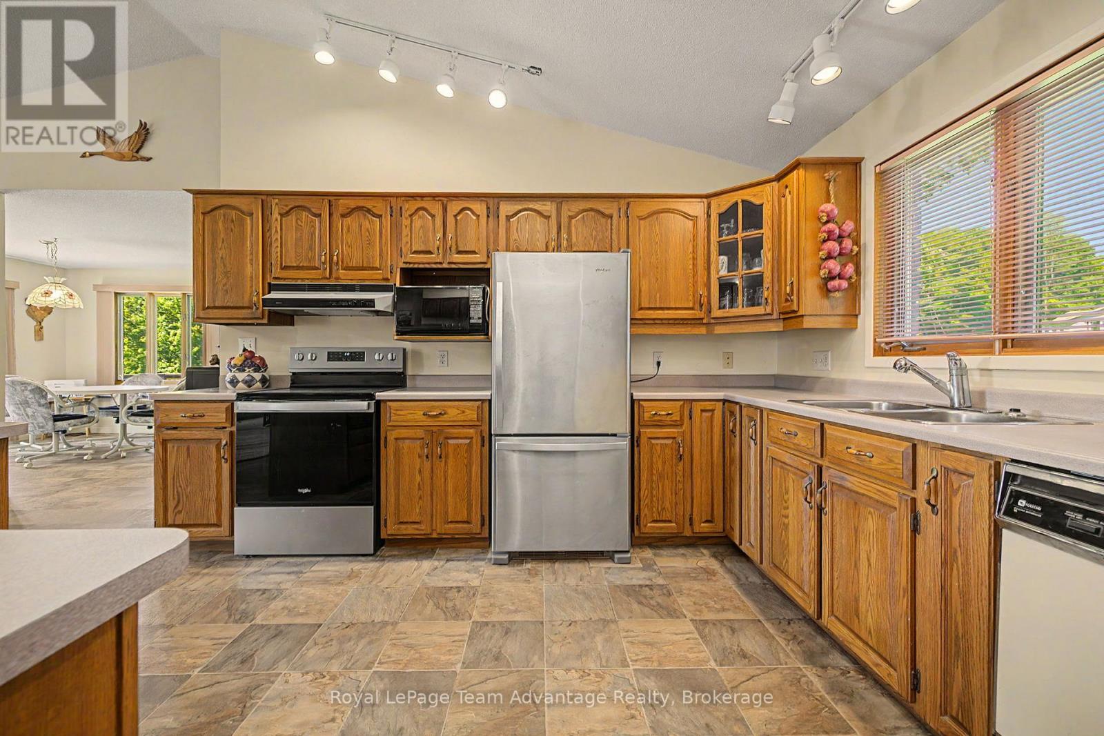 4 & 6 Sharon Park Drive, Mckellar, Ontario  P0G 1C0 - Photo 8 - X13515942