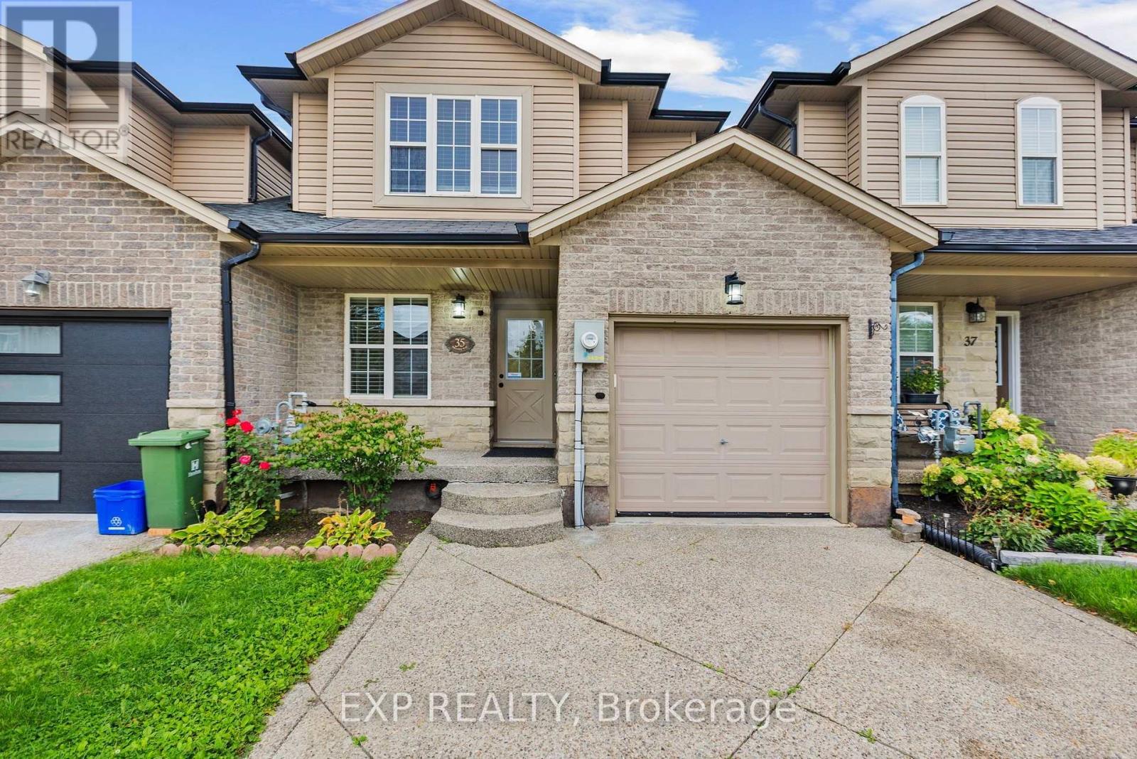 35 Thames Way, Hamilton, Ontario  L0R 1W0 - Photo 2 - X13761694