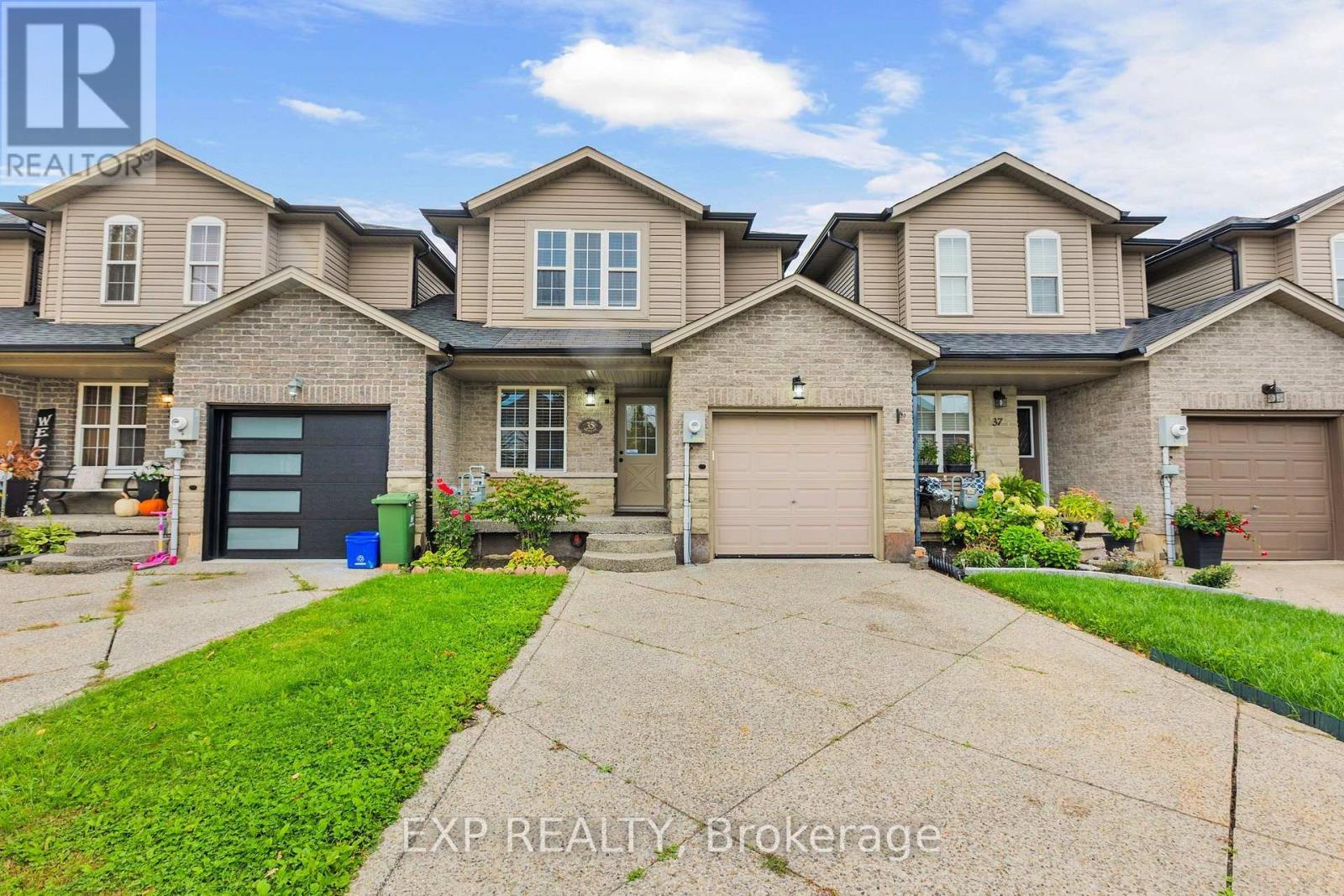 35 Thames Way, Hamilton, Ontario  L0R 1W0 - Photo 4 - X13761694