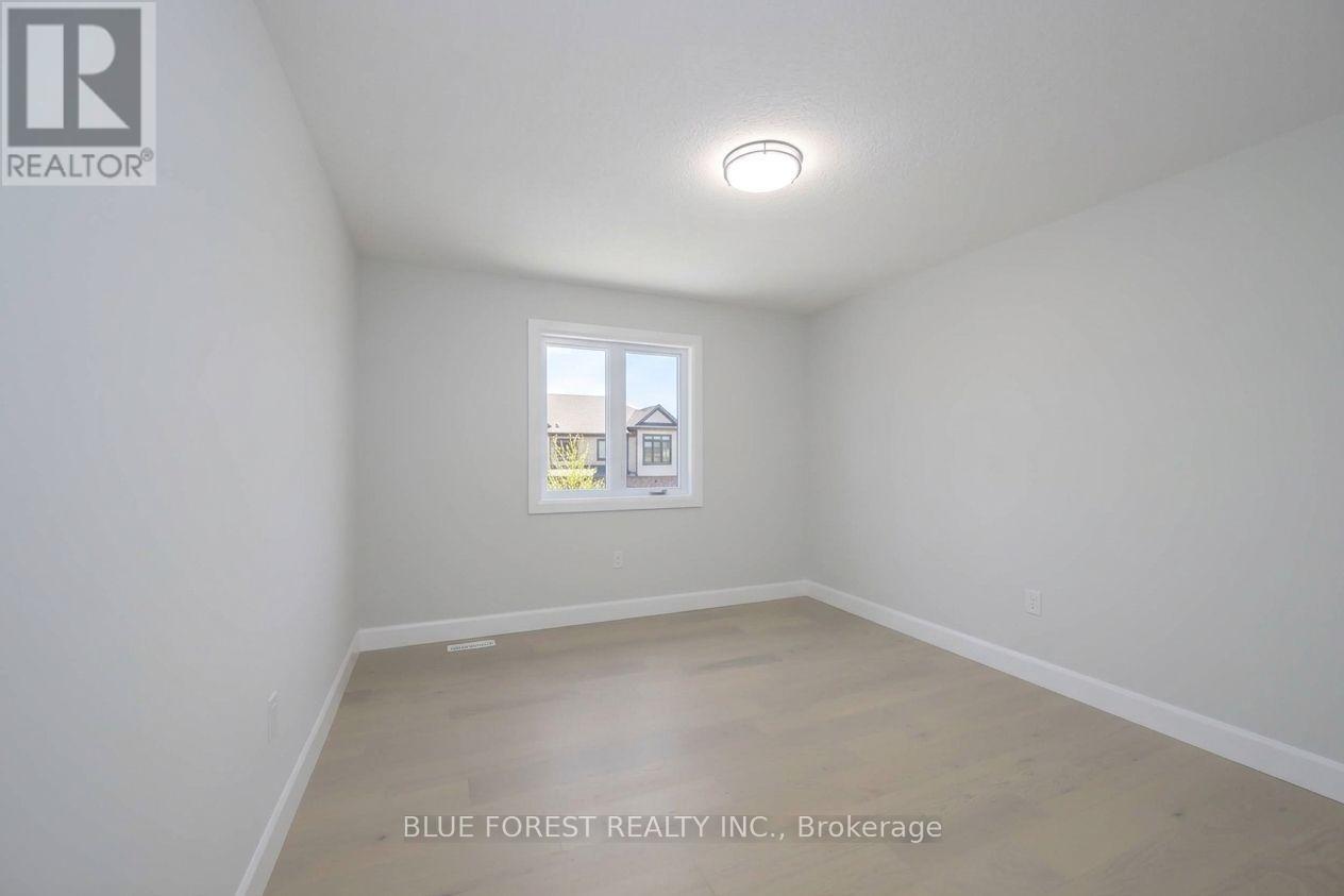 619 Lions Park Drive, Strathroy-Caradoc, Ontario  N0L 1W0 - Photo 27 - X13827422