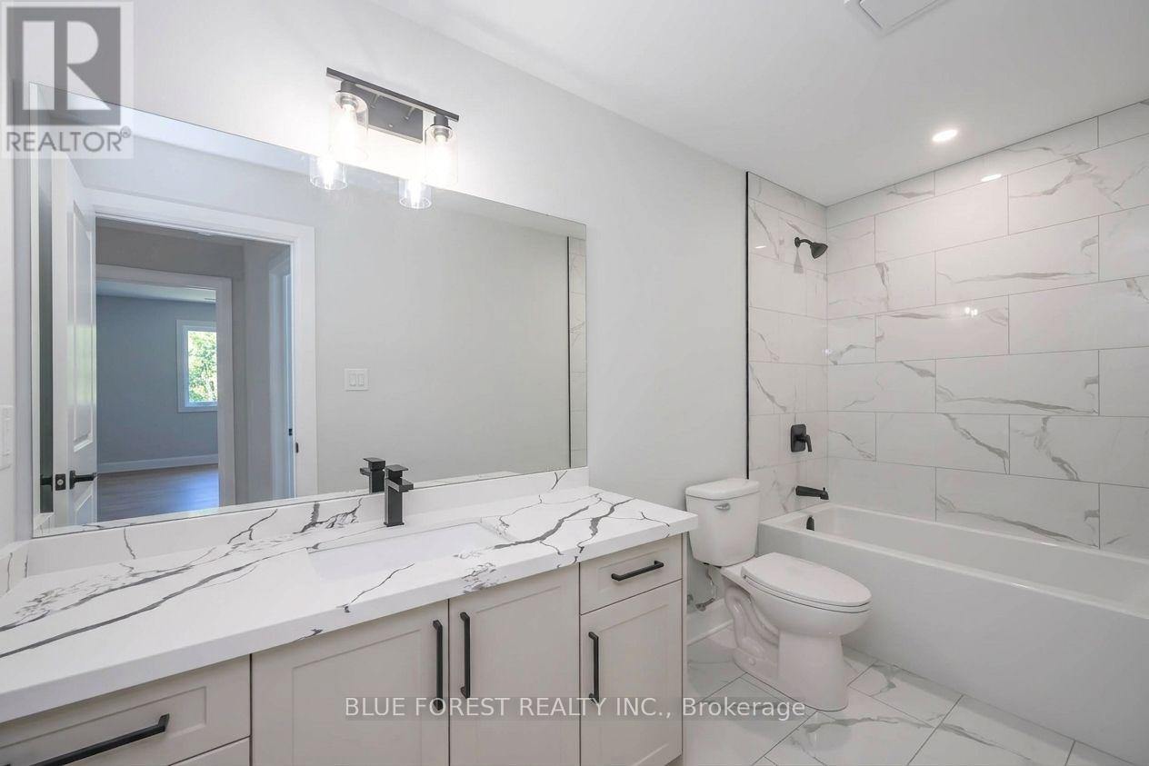 619 Lions Park Drive, Strathroy-Caradoc, Ontario  N0L 1W0 - Photo 30 - X13827422