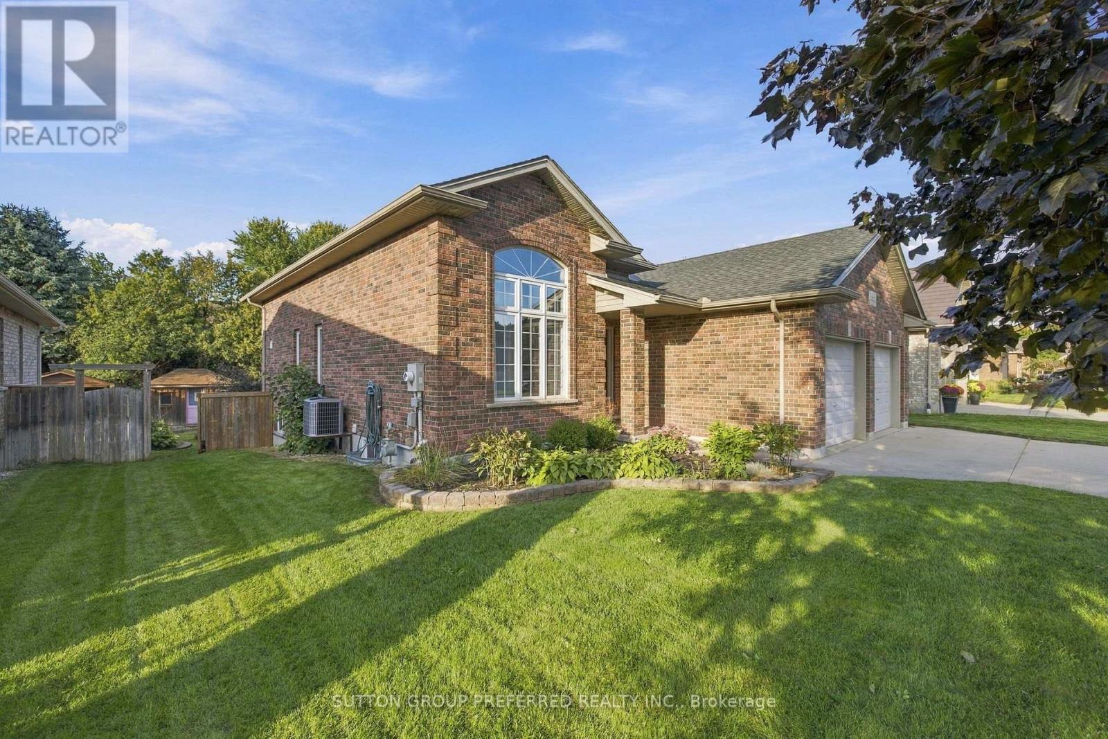 20 Turnberry Drive, Thames Centre, Ontario  N0L 1G3 - Photo 3 - X13827494