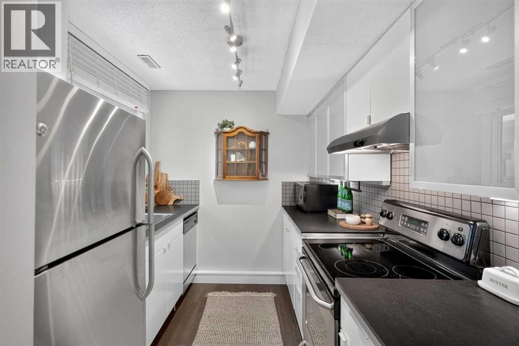 1611, 2520 Palliser Drive SW