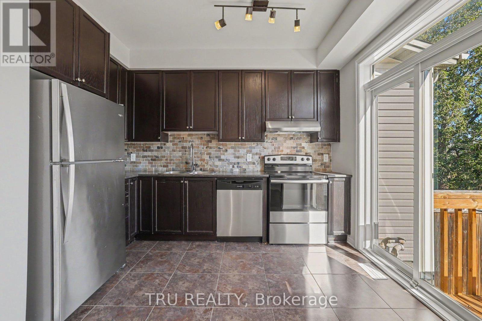 641 Sunburst Street, Ottawa, Ontario  K1T 0L1 - Photo 10 - X13827404