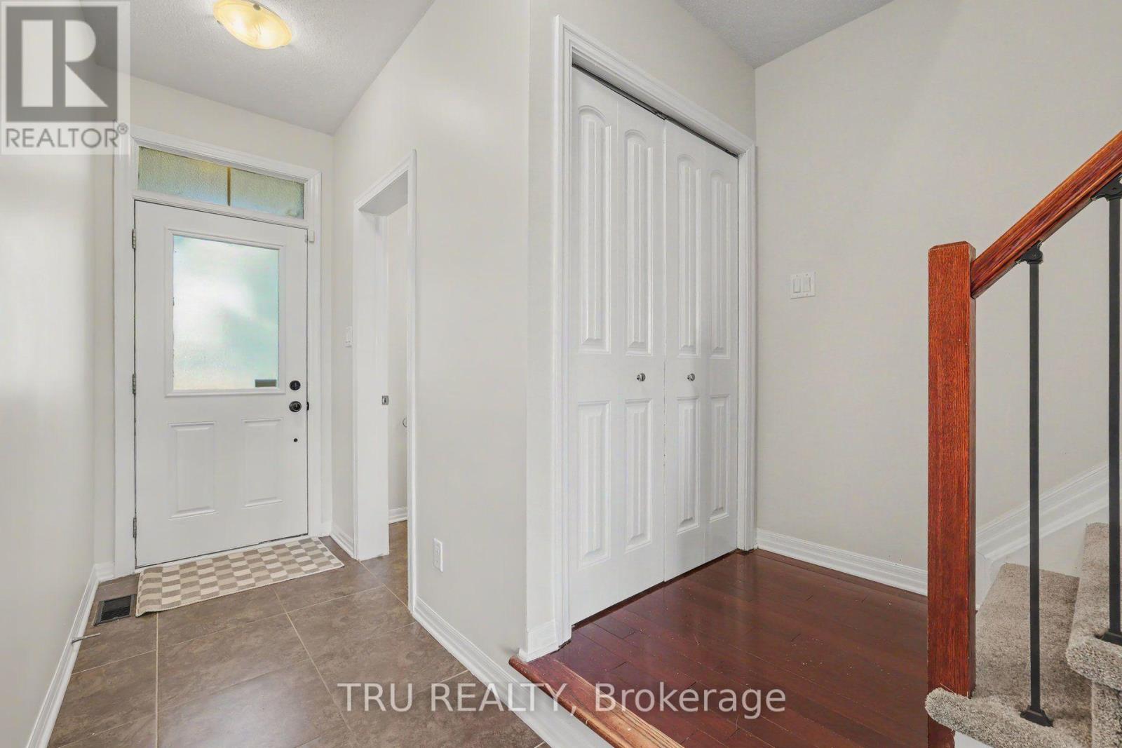 641 Sunburst Street, Ottawa, Ontario  K1T 0L1 - Photo 3 - X13827404