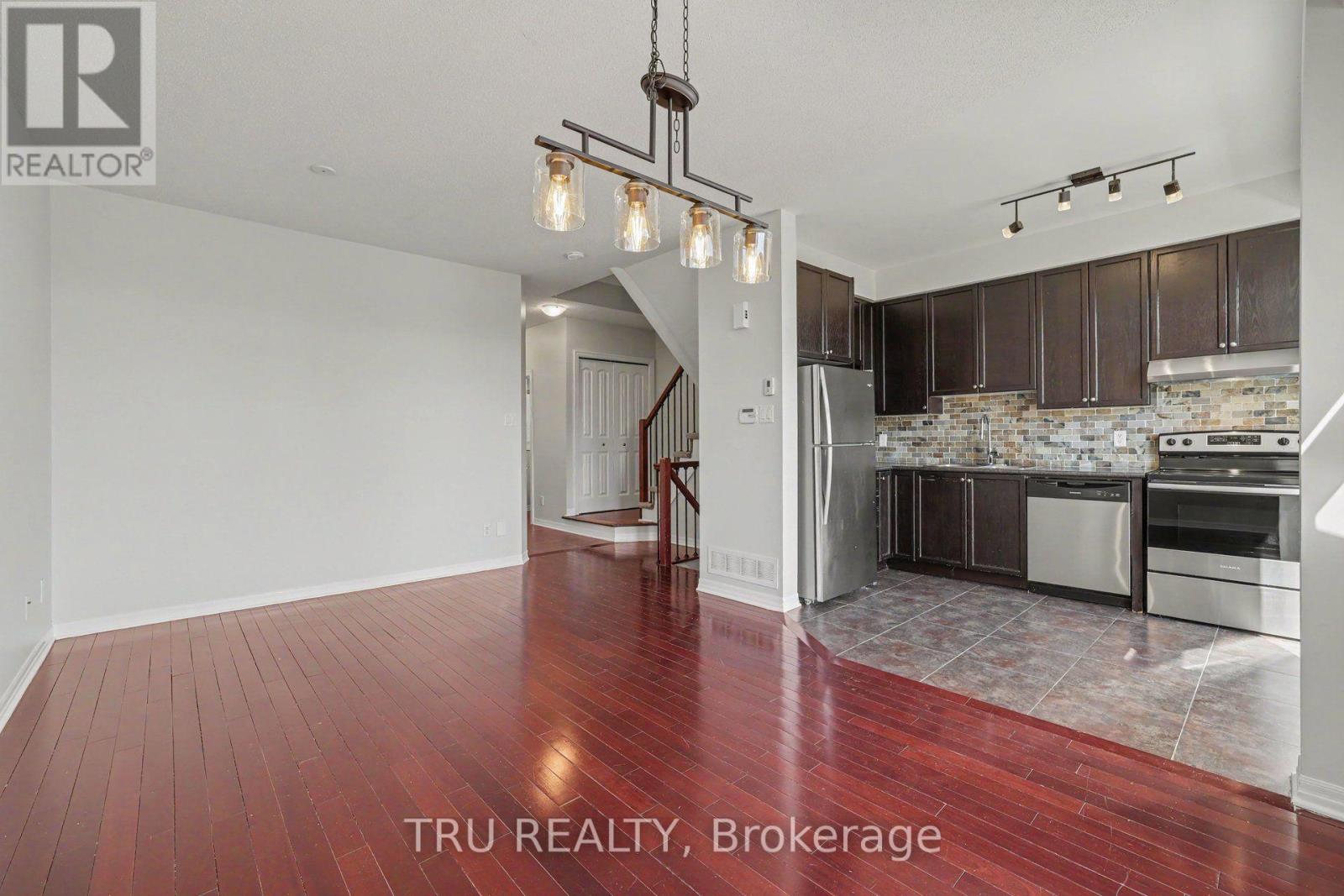 641 Sunburst Street, Ottawa, Ontario  K1T 0L1 - Photo 7 - X13827404