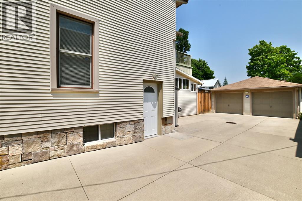 204 VIDAL STREET South Sarnia Ontario Canada N7T2T5 5