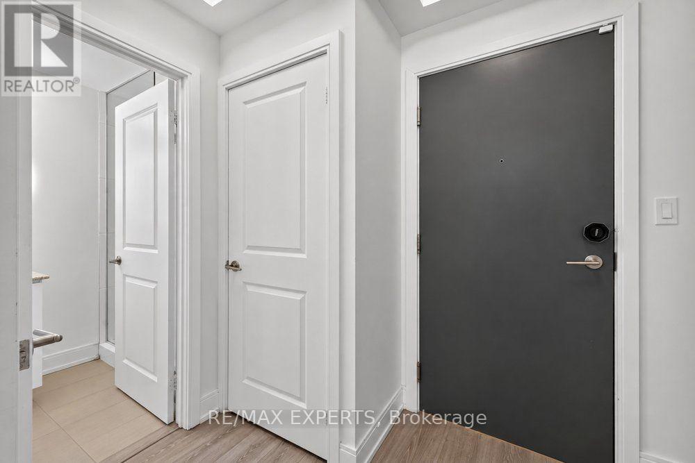 208b - 9600 Yonge Street, Richmond Hill (North Richvale), Ontario  L4C 0X3 - Photo 3 - N13827460