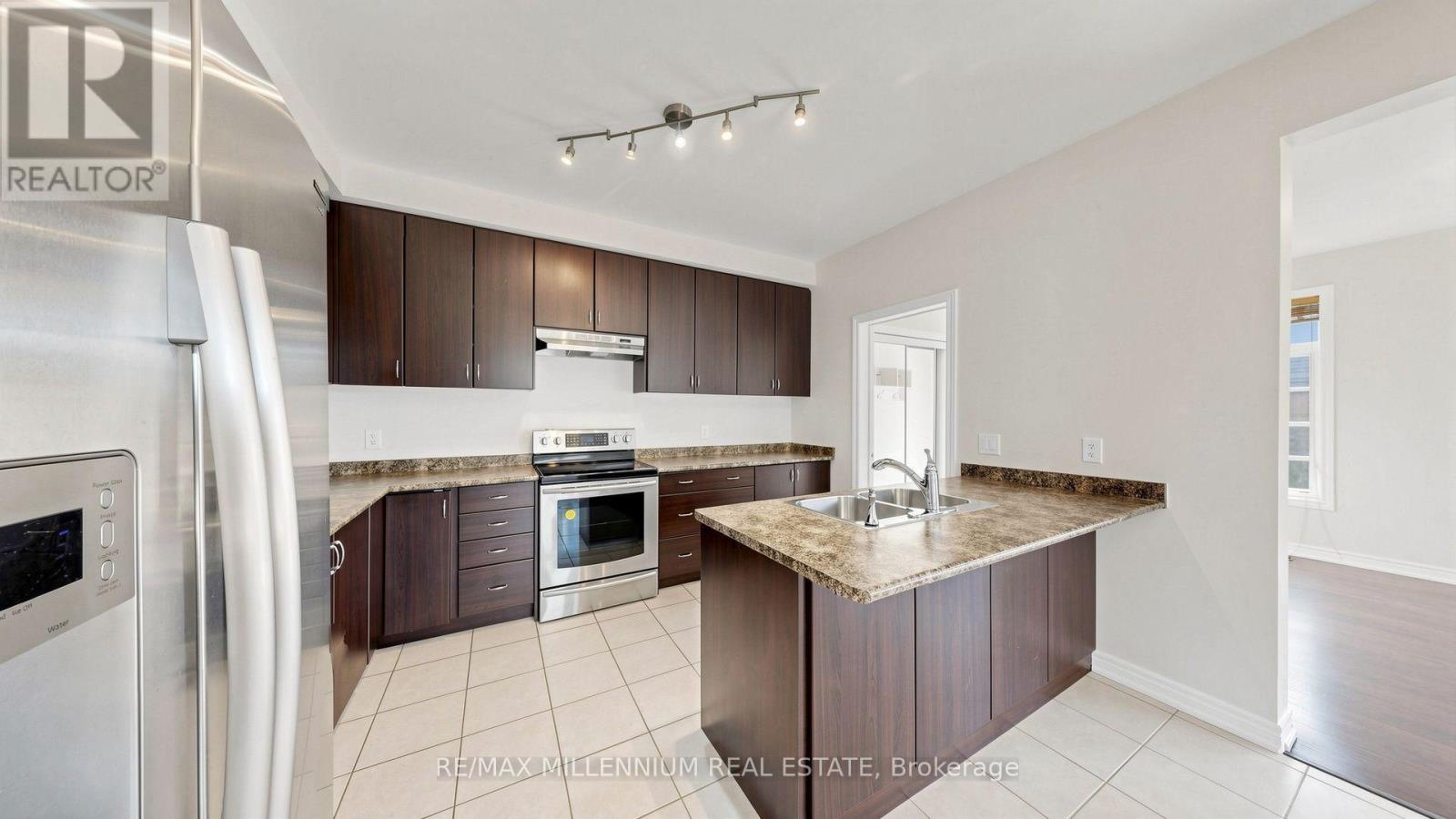 65 Yellowknife Road, Brampton, Ontario  L6R 3X5 - Photo 15 - W13827356