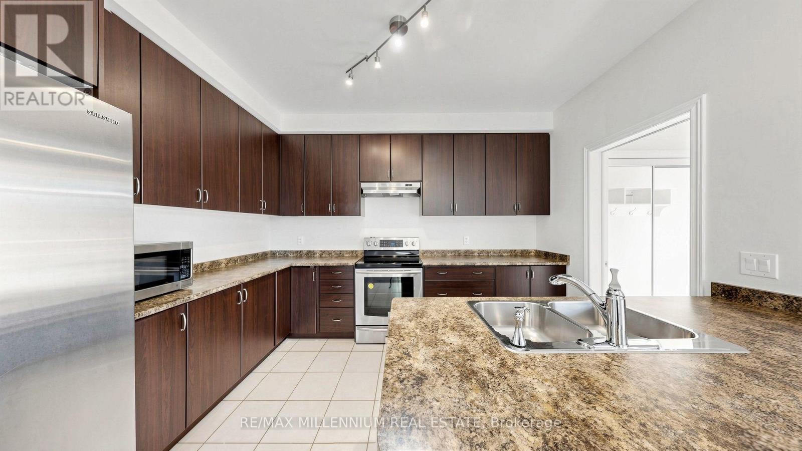 65 Yellowknife Road, Brampton, Ontario  L6R 3X5 - Photo 16 - W13827356