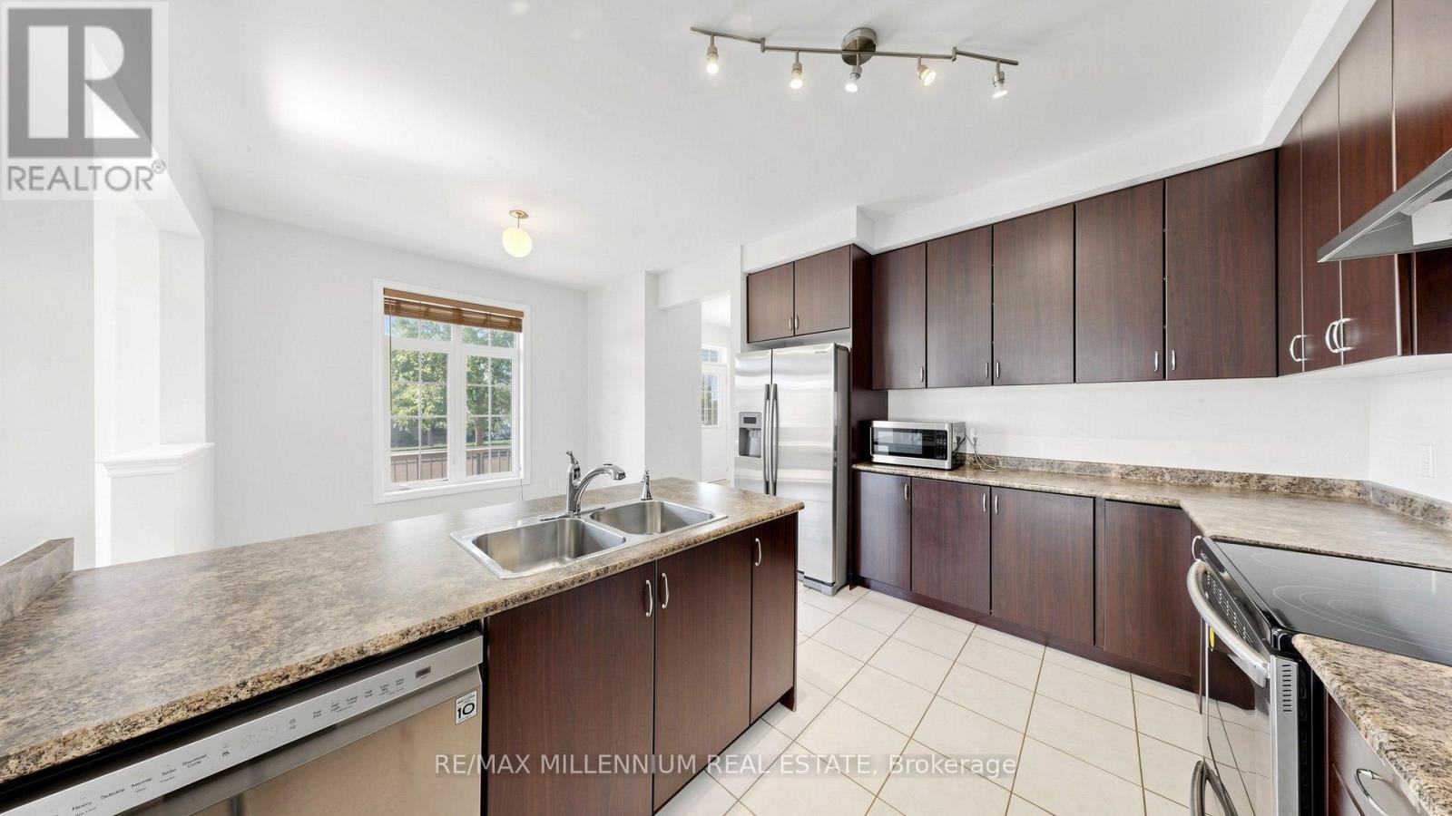65 Yellowknife Road, Brampton, Ontario  L6R 3X5 - Photo 18 - W13827356