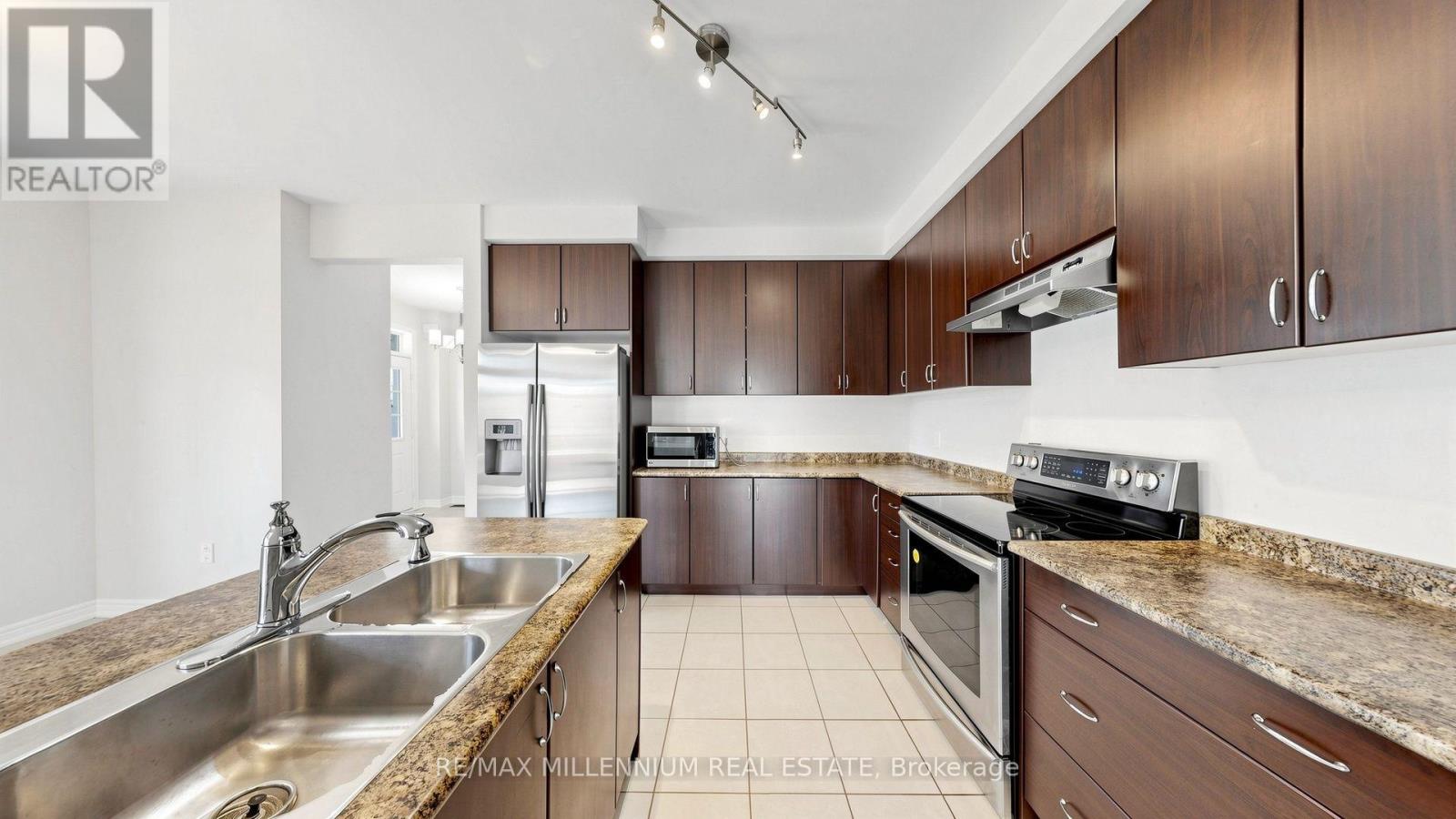 65 Yellowknife Road, Brampton, Ontario  L6R 3X5 - Photo 19 - W13827356