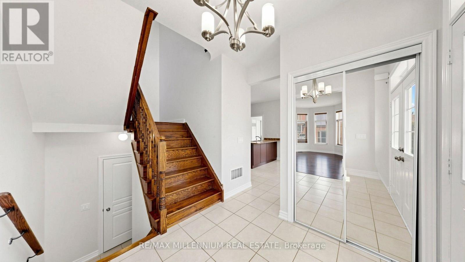 65 Yellowknife Road, Brampton, Ontario  L6R 3X5 - Photo 24 - W13827356