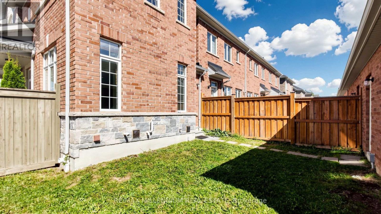 65 Yellowknife Road, Brampton, Ontario  L6R 3X5 - Photo 46 - W13827356
