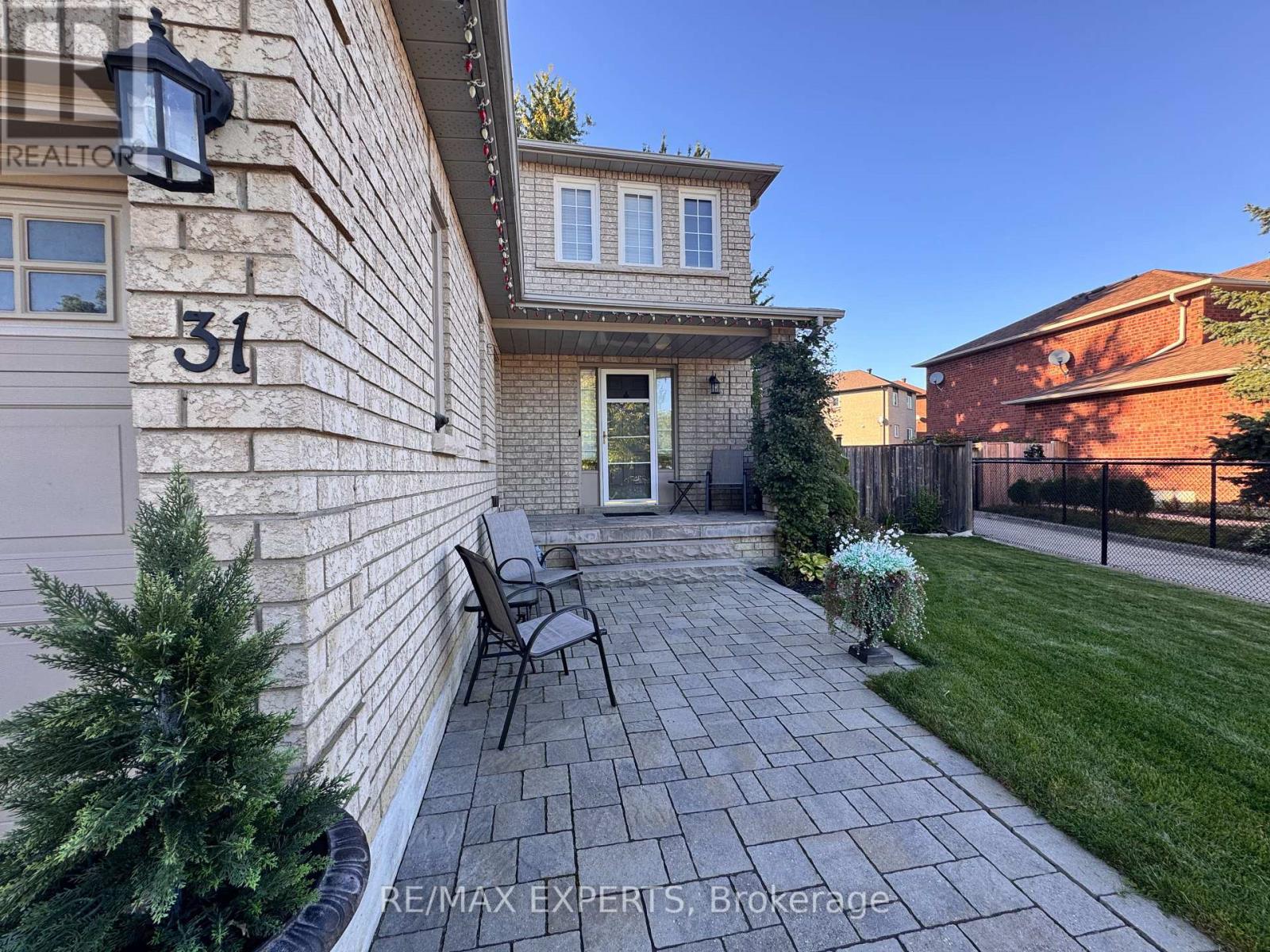 31 Esposito Drive, Caledon, Ontario  L7E 1T3 - Photo 2 - W13827378