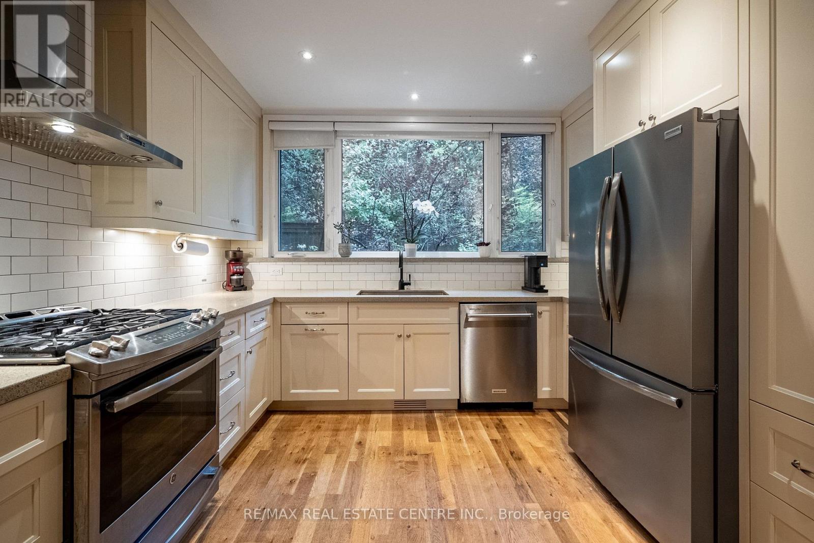 283 Plains Road W, Burlington, Ontario  L7T 1G1 - Photo 15 - W13827410