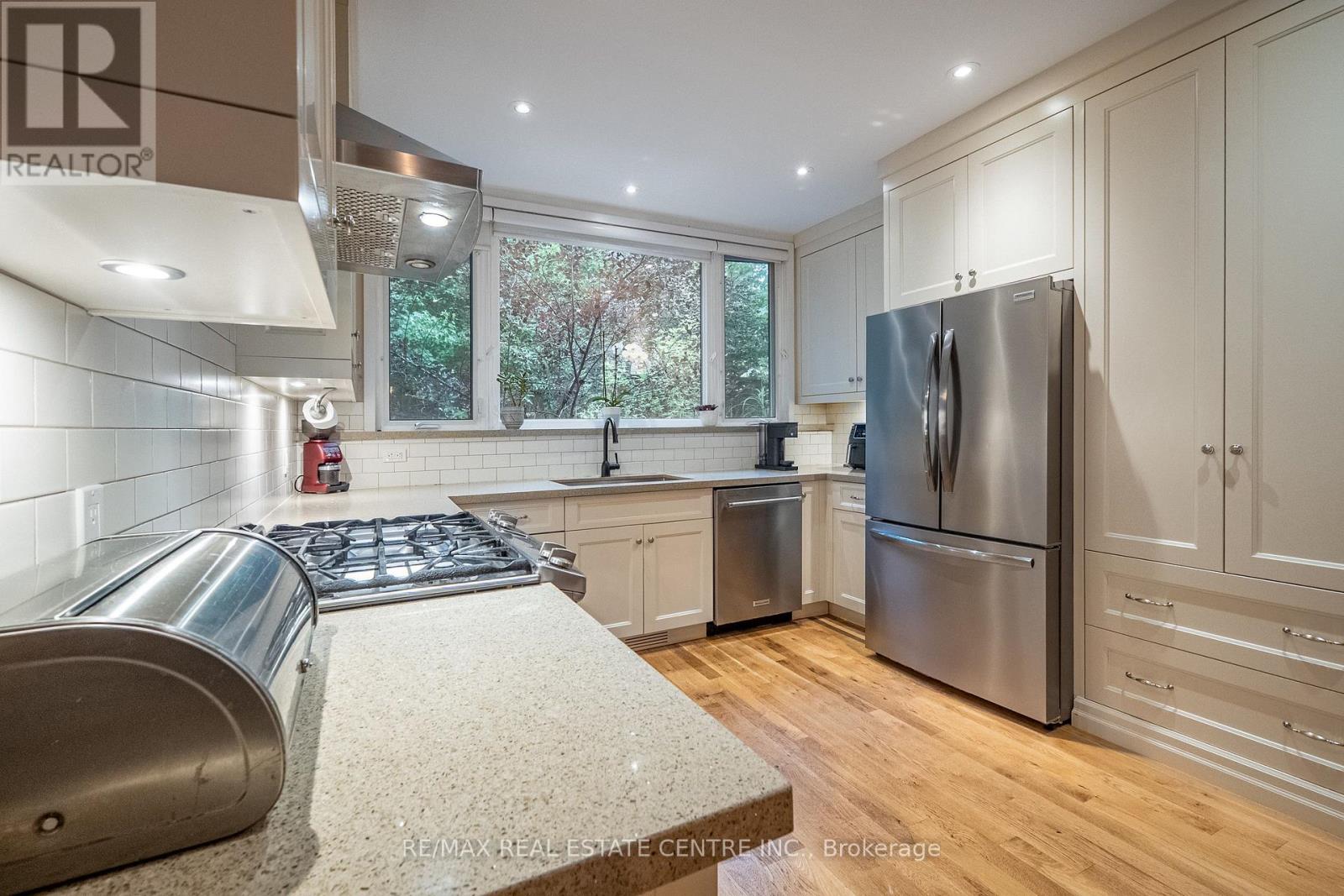 283 Plains Road W, Burlington, Ontario  L7T 1G1 - Photo 18 - W13827410